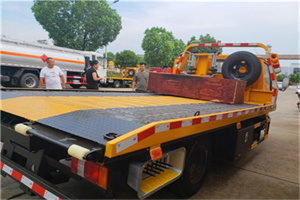 洮北附近拖车电话号码服务